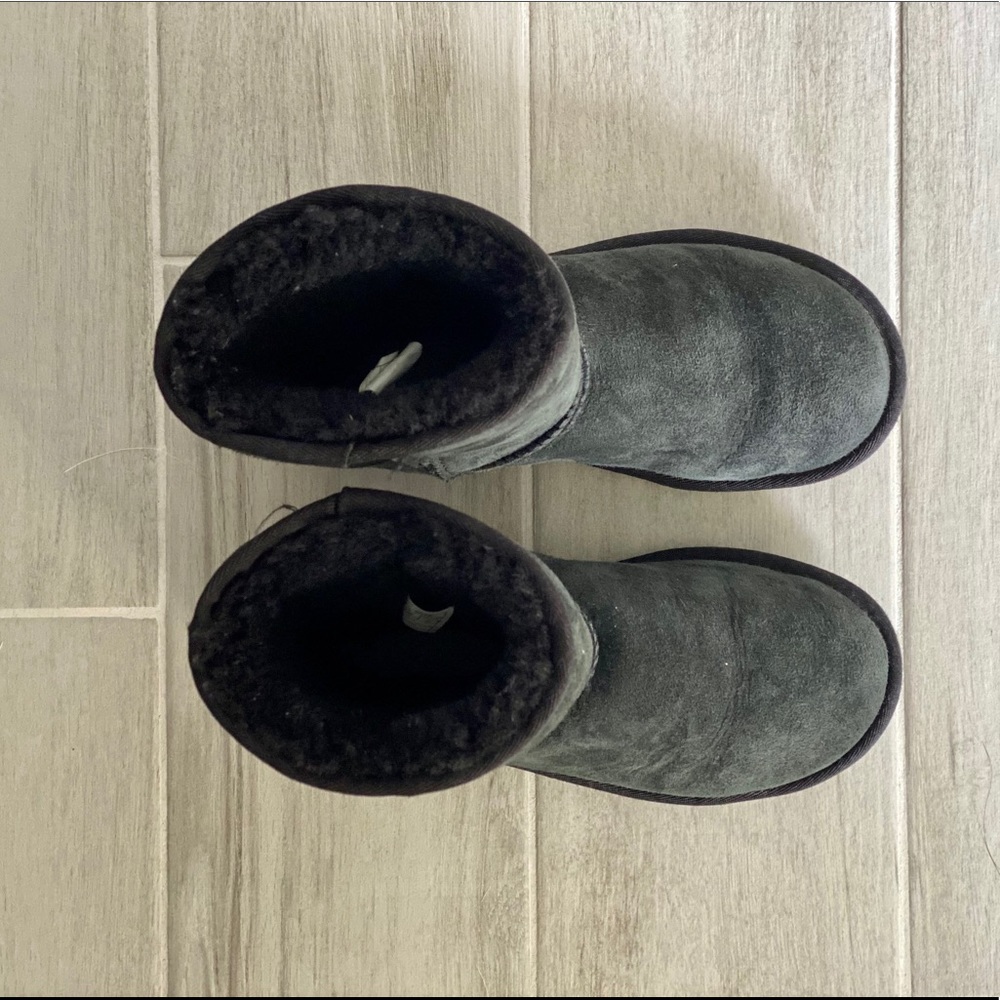 UGG Classic Short II Boot - Picture 5 of 6